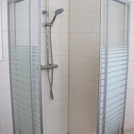 Mit Garten Und Tor Zur Dresdner Heide