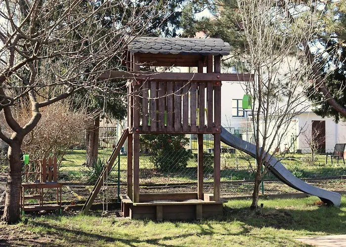Mit Garten Und Tor Zur Dresdner Heide Nyaraló