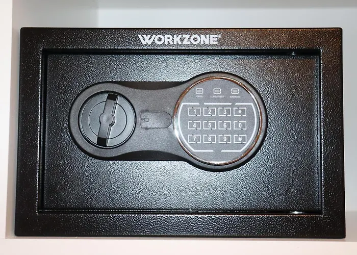 Mit Garten Und Tor Zur Dresdner Heide *