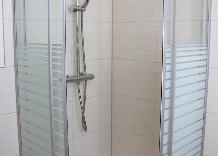 Mit Garten Und Tor Zur Dresdner Heide